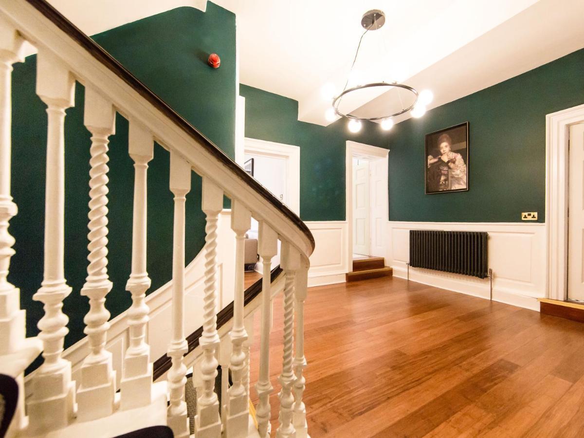 Maison Parfaite Yo1 - Exquisite 400 Year Old, City Centre Townhouse York Eksteriør billede